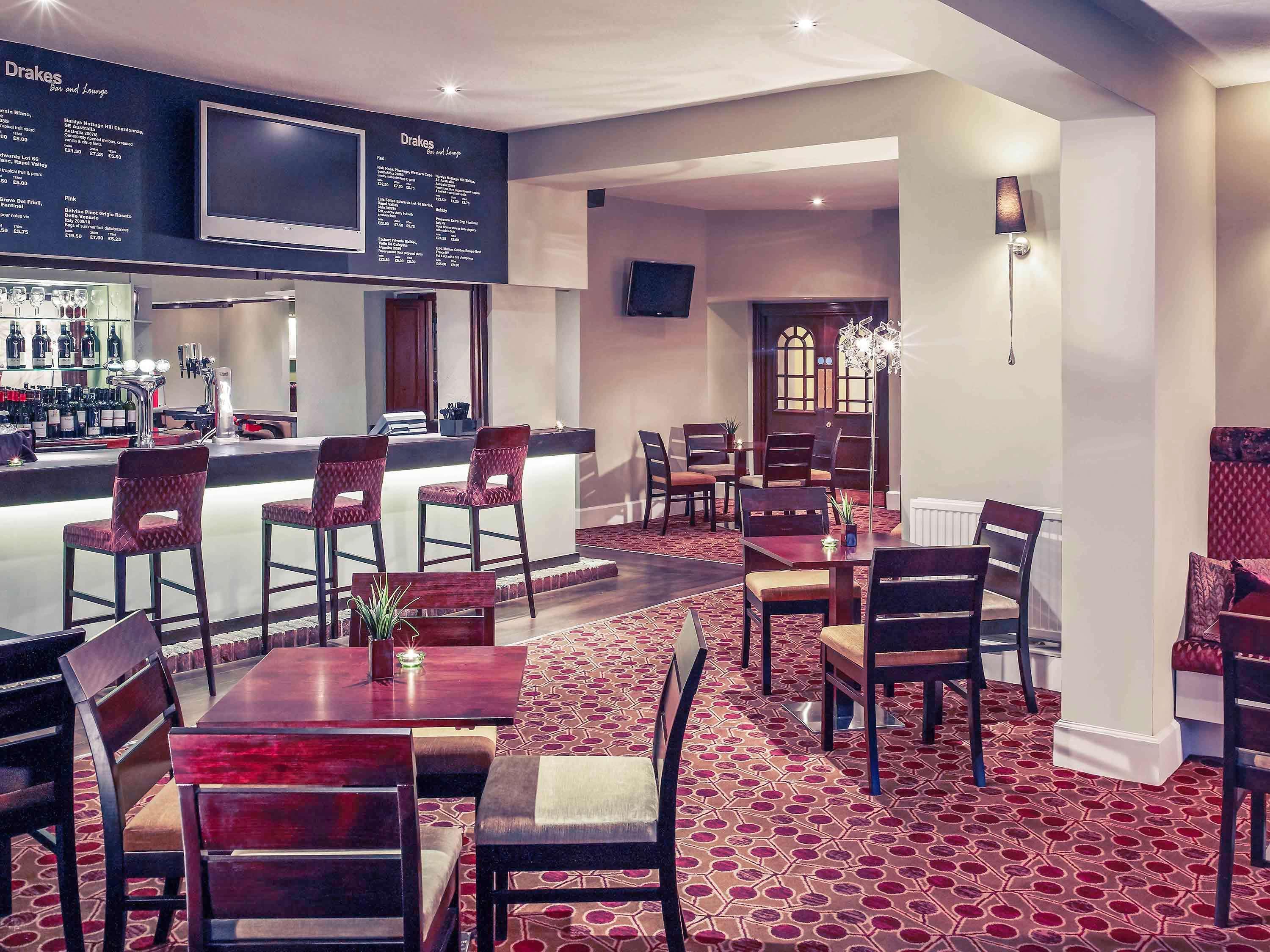 Exeter Rougemont Hotel By Sunday Ngoại thất bức ảnh