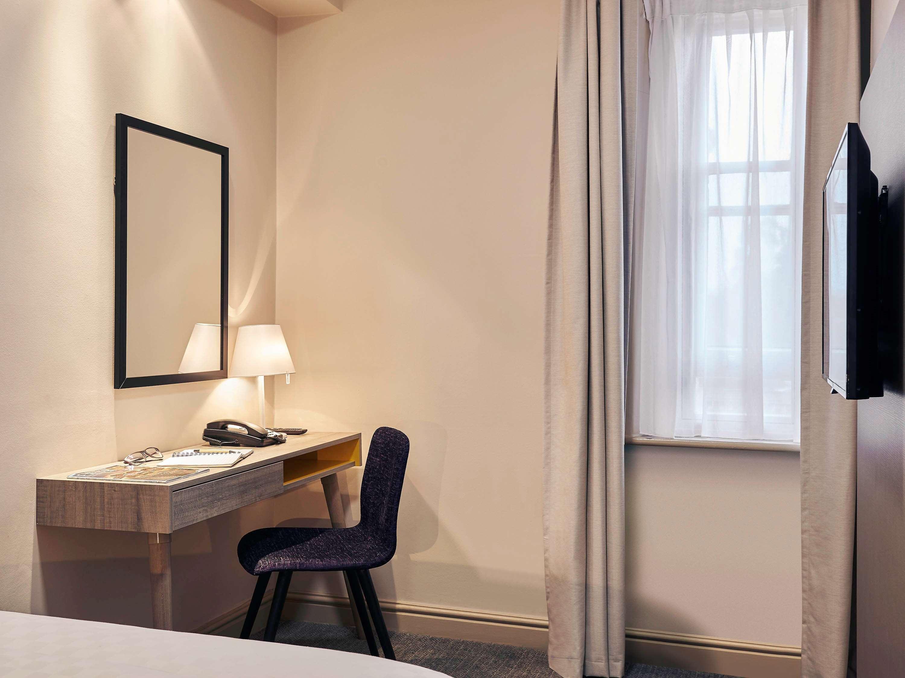 Exeter Rougemont Hotel By Sunday Ngoại thất bức ảnh