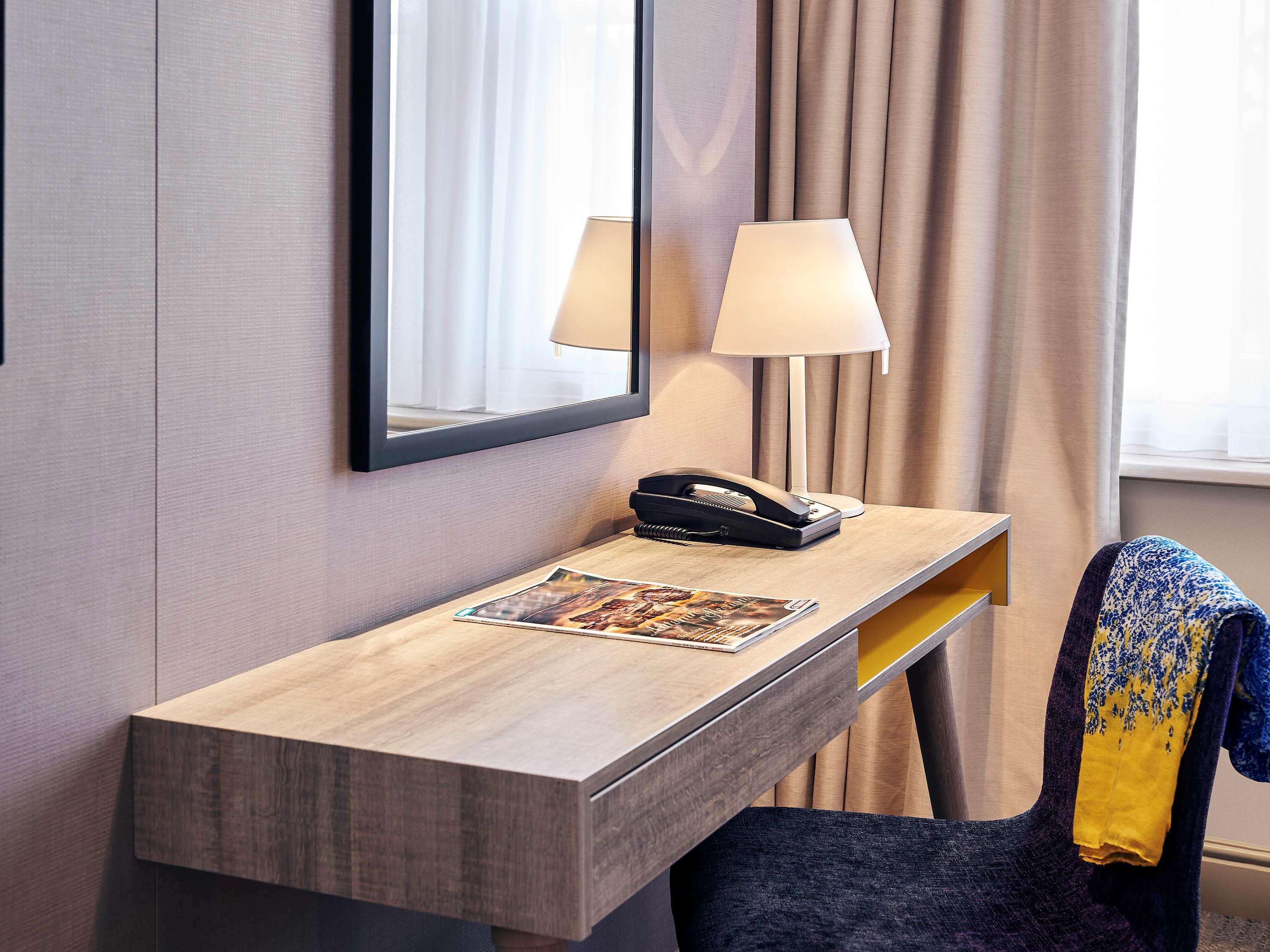 Exeter Rougemont Hotel By Sunday Ngoại thất bức ảnh