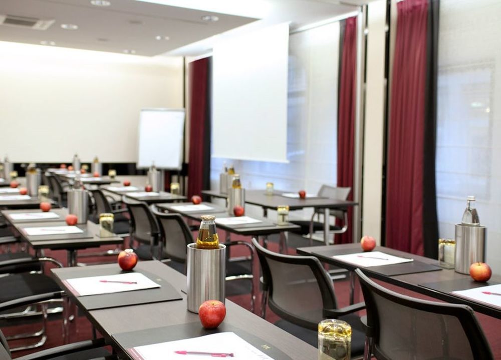 Exeter Rougemont Hotel By Sunday Ngoại thất bức ảnh